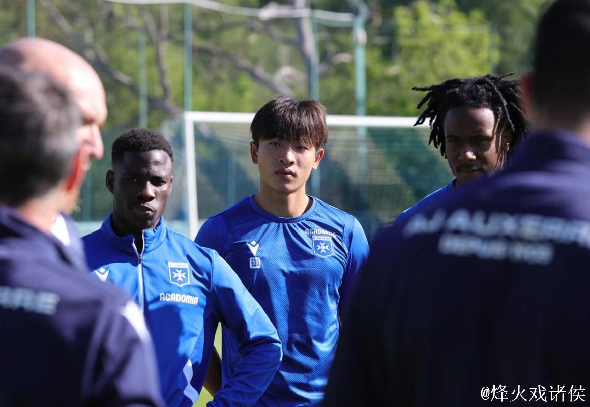 跳出舒适圈后的现实挑战 ——2025年中国男足球员留洋欧洲观察