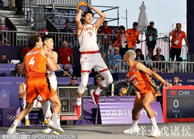 三人男篮-中国男篮16-21荷兰 张宁7分4篮板 三人男篮-中国男篮16-21荷兰 张宁7分4篮板